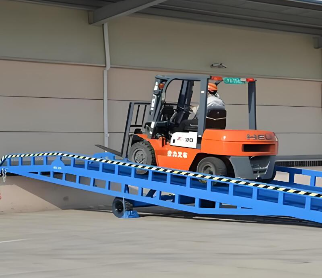 分宜移动式卸货平台（叉车用）